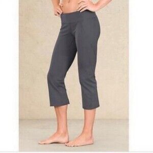 Athleta Power Ananda Split hem Visit gray capri leggings in medium